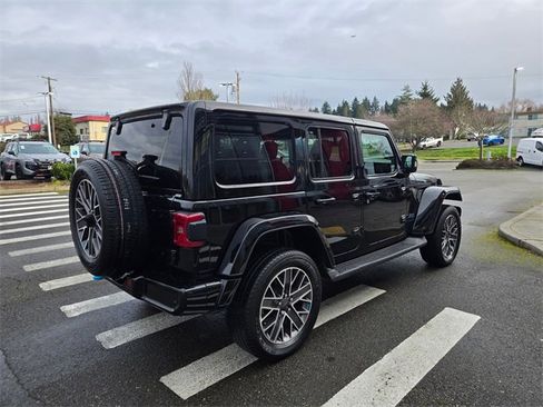 Used 2023 Jeep Wrangler Unlimited Sahara image 7