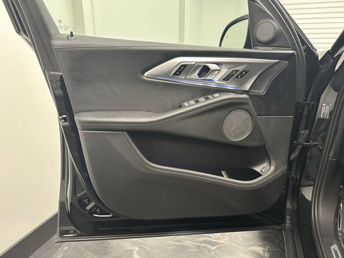 Used 2023 BMW XM image 16