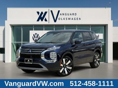 Used 2025 Mitsubishi Outlander SE