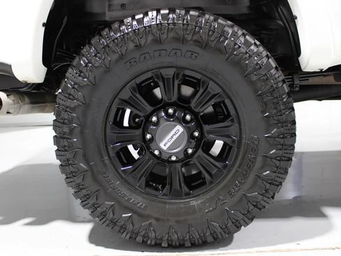 Used 2022 Ford F250 Lariat w/ Tremor Off-Road Package AWD/4WD image 5