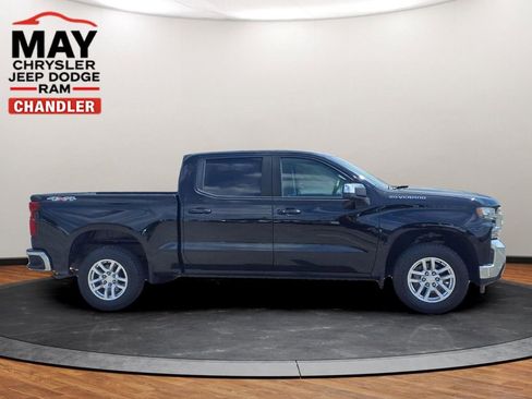 Used 2021 Chevrolet Silverado 1500 LT AWD/4WD image 2