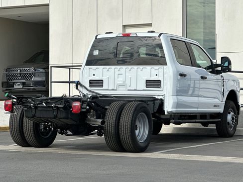 New 2026 Ford F350 XL w/ XL Chrome Package image 3