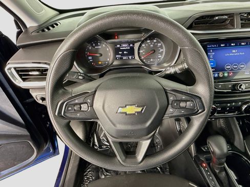 Used 2023 Chevrolet TrailBlazer LT w/ Convenience Package FWD image 13
