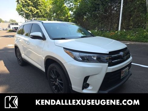 Used 2019 Toyota Highlander SE AWD/4WD image 1