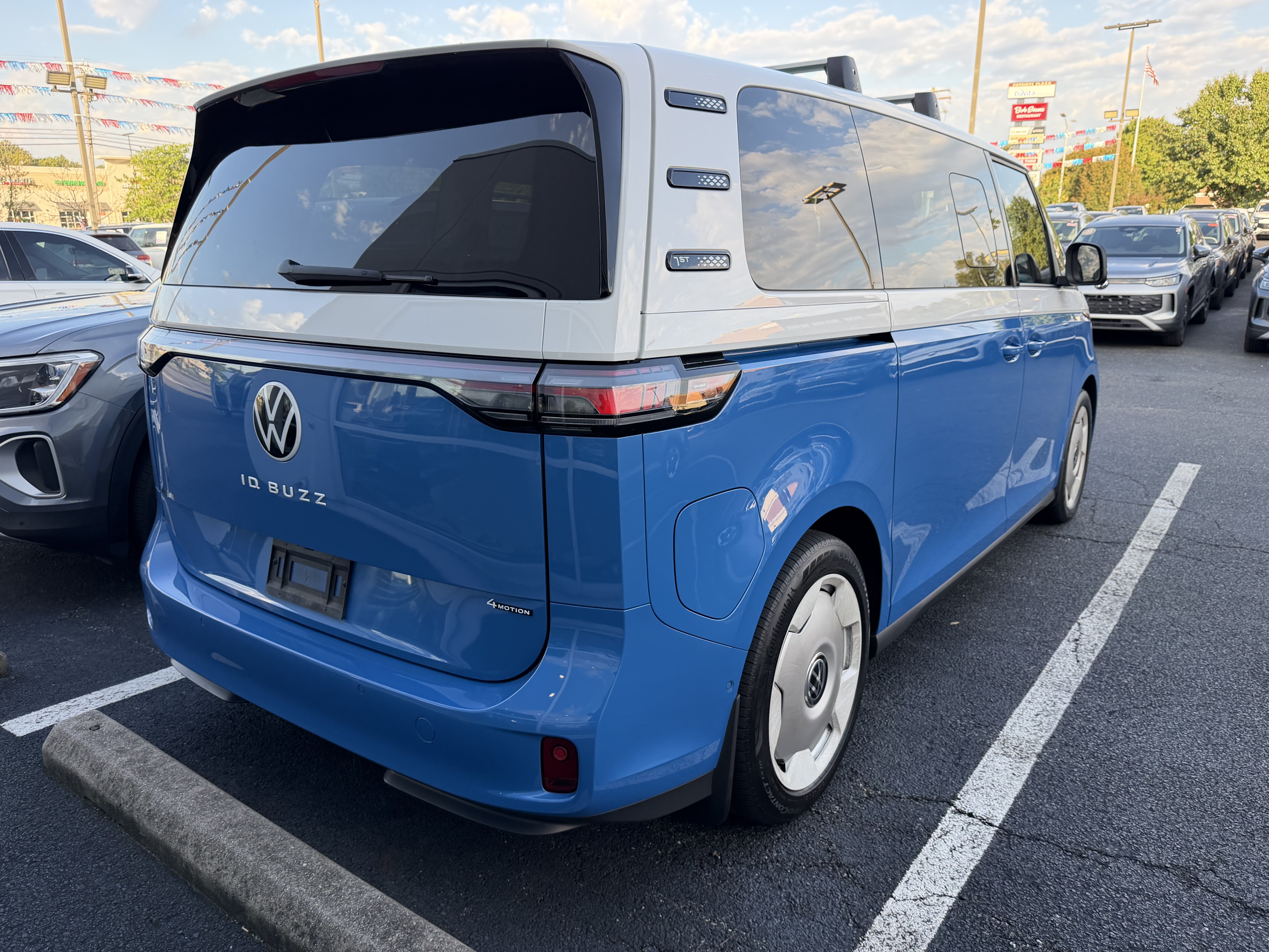 Used 2025 Volkswagen ID. Buzz 1st Edition AWD/4WD image 16