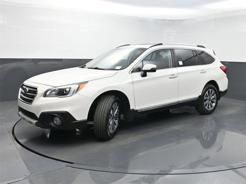 Used 2017 Subaru Outback 2.5i Touring image 22