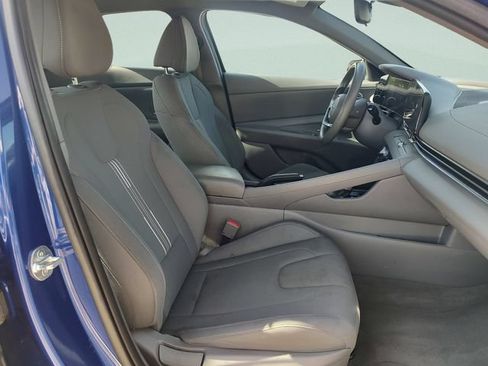 Used 2024 Hyundai Elantra SEL FWD image 30