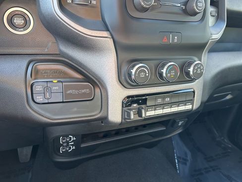 Used 2024 RAM 2500 Tradesman w/ Chrome Appearance Group image 32