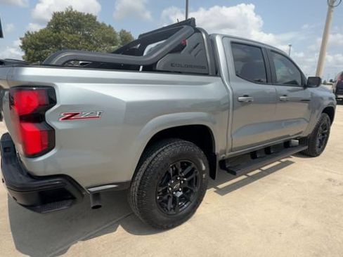 Certified 2025 Chevrolet Colorado Z71 w/ Midnight Edition AWD/4WD image 8