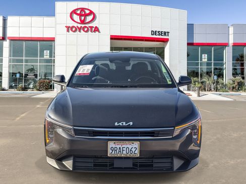 Used 2025 Kia K4 FWD image 2