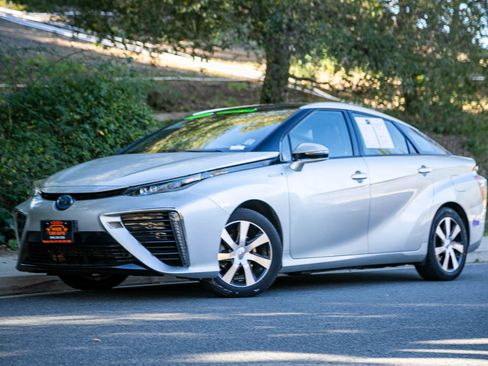 Used 2018 Toyota Mirai FWD image 1