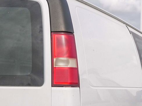 Used 2008 GMC Savana 2500 w/ Power Package RWD image 10