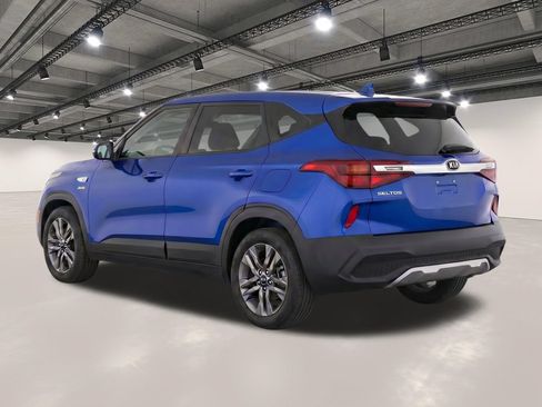 Used 2021 Kia Seltos LX AWD/4WD image 3