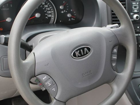 Used 2012 Kia Sedona LX w/ PWR Pkg FWD image 12