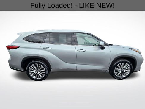 Used 2023 Toyota Highlander Platinum image 11