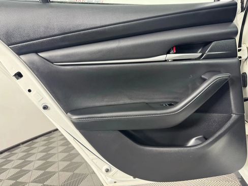 Used 2023 MAZDA MAZDA3 s image 39