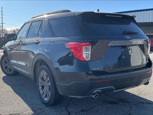 Certified 2023 Ford Explorer XLT w/ Equipment Group 202A image 3