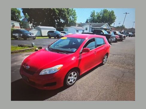 Used 2010 Toyota Matrix FWD image 1