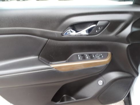 Used 2022 GMC Acadia Elevation image 17