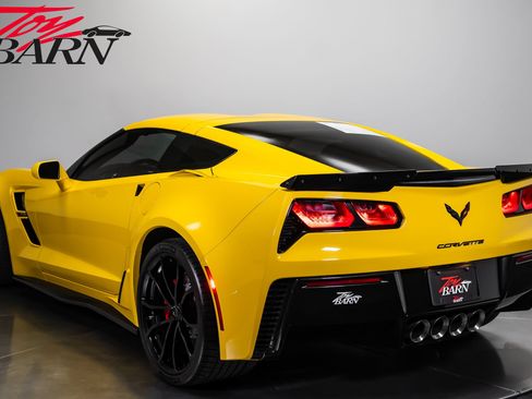 Used 2019 Chevrolet Corvette Grand Sport w/ Carbon Flash Badge Package RWD image 11