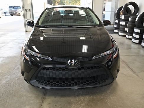 Certified 2022 Toyota Corolla LE image 2