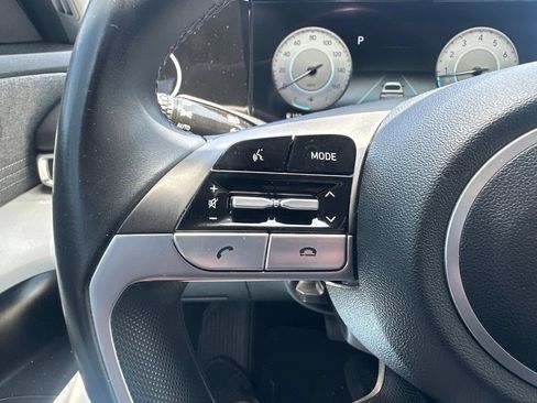 Used 2021 Hyundai Elantra Limited FWD image 17