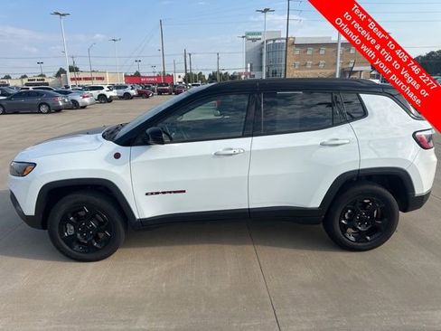 Used 2024 Jeep Compass Trailhawk image 2