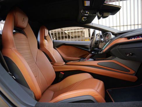 Used 2024 Lamborghini Revuelto AWD/4WD image 8