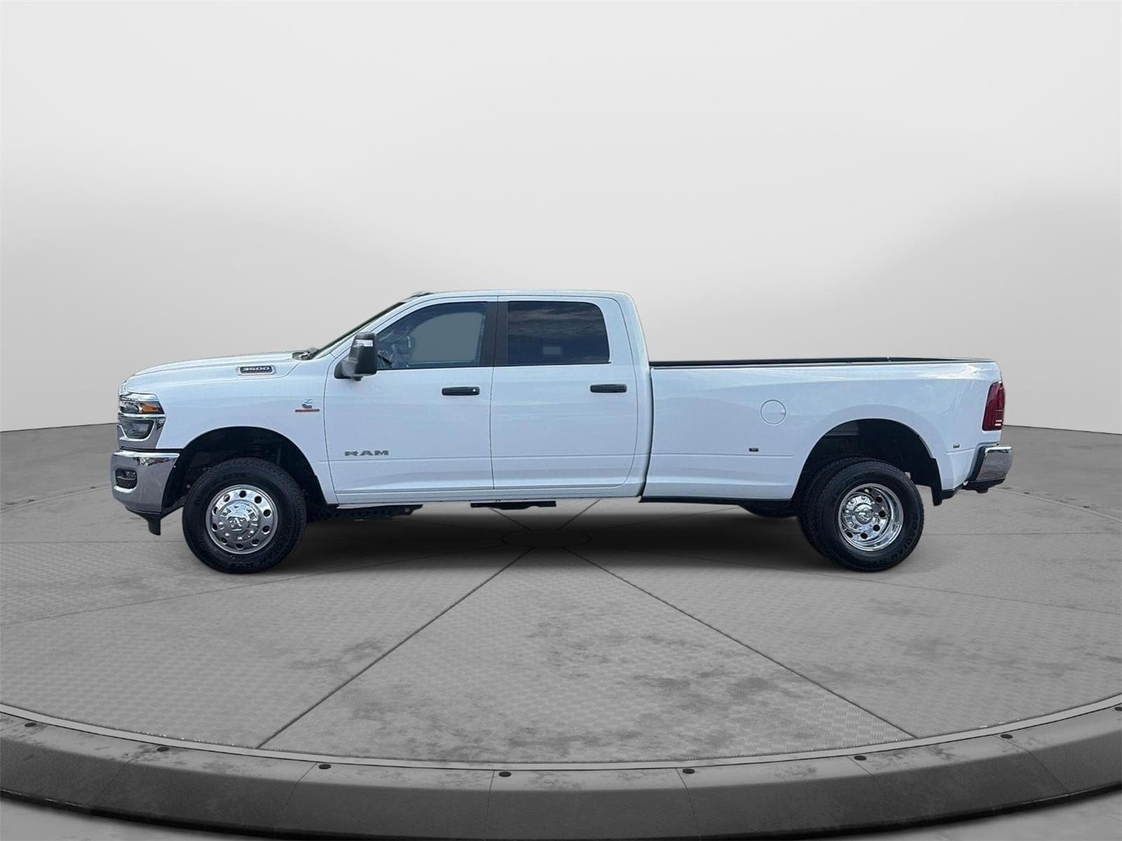 New 2026 RAM 3500 Big Horn AWD/4WD image 8