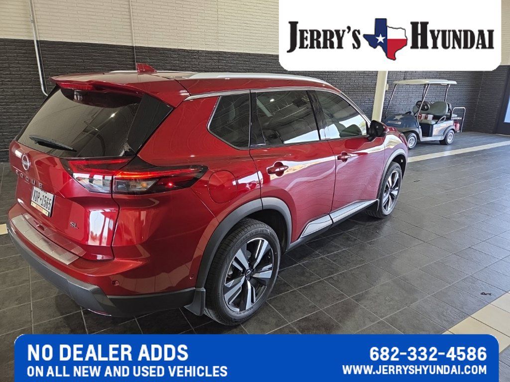 Used 2024 Nissan Rogue SL FWD image 5