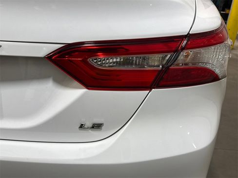 Used 2020 Toyota Camry LE image 12