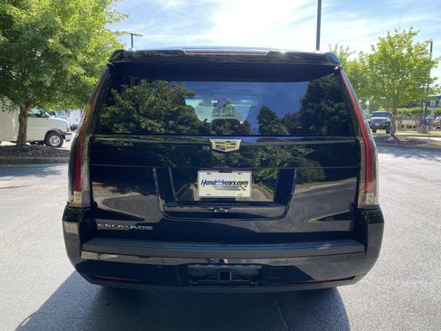 Used 2019 Cadillac Escalade Premium Luxury w/ Escalade Sport Edition AWD/4WD image 8