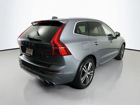 Used 2018 Volvo XC60 T5 Momentum w/ Vision Package AWD/4WD image 9