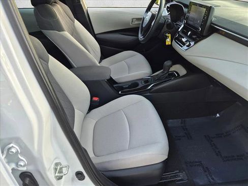 Used 2022 Toyota Corolla LE FWD image 18