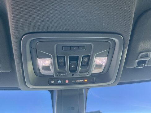 Used 2019 Chevrolet Silverado 1500 High Country w/ Technology Package image 19