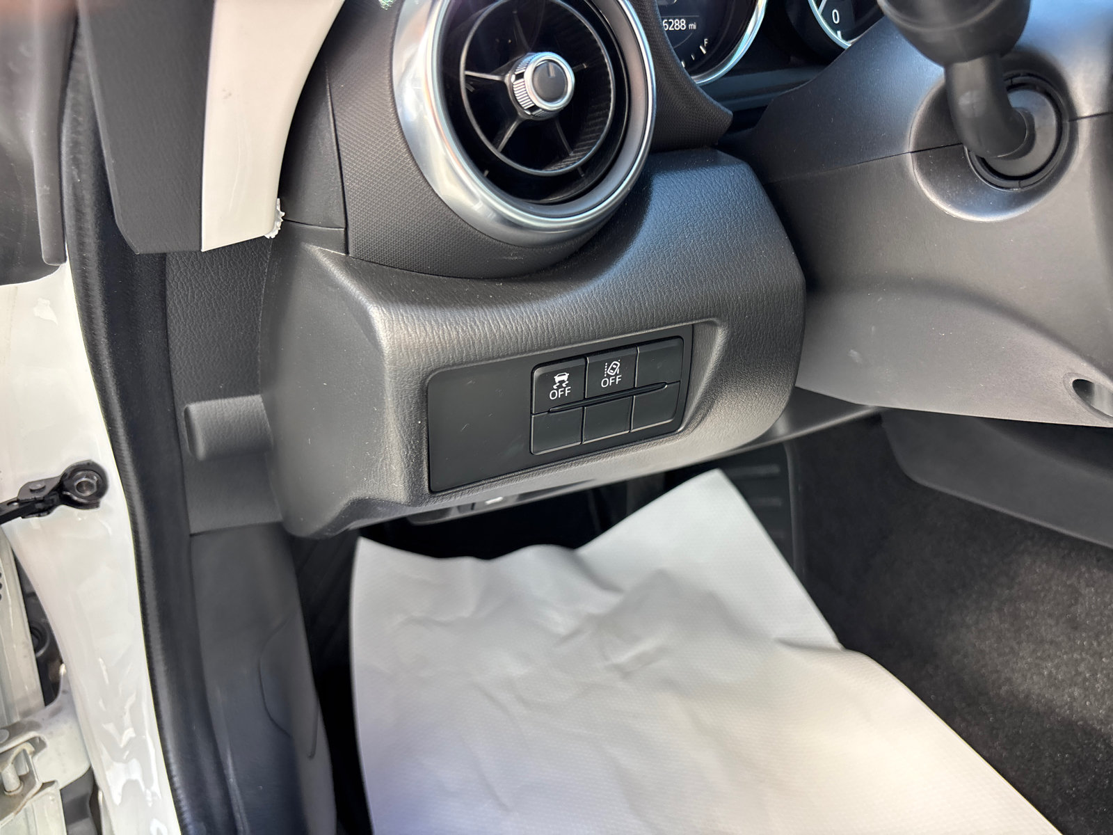 Used 2022 MAZDA MX-5 Miata RF Grand Touring RWD image 13