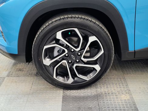 Used 2025 Chevrolet Trax RS w/ Sunroof Package image 15