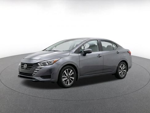 Used 2025 Nissan Versa SV FWD image 2