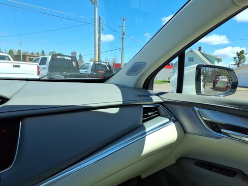 Used 2025 Cadillac XT5 Premium Luxury w/ LPO, Bronce Accent Package AWD/4WD image 18