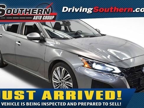 Used 2023 Nissan Altima 2.5 SL image 1
