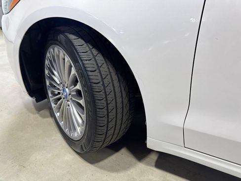 Used 2013 Ford Fusion Titanium FWD image 3
