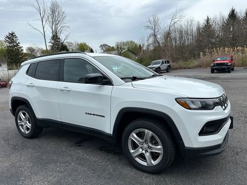 Certified 2023 Jeep Compass Latitude AWD/4WD image 1
