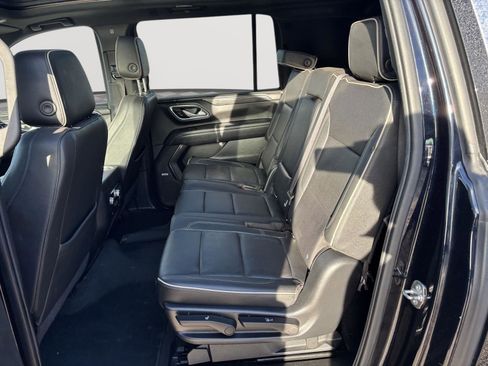 Used 2022 GMC Yukon XL SLT w/ SLT Premium Package RWD image 12