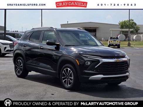 Used 2025 Chevrolet TrailBlazer LT AWD/4WD image 1