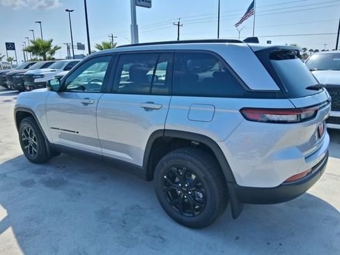 New 2026 Jeep Grand Cherokee Altitude RWD image 5