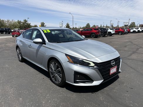 Used 2023 Nissan Altima 2.5 SL FWD image 2