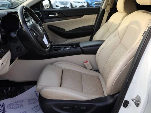 Used 2018 Nissan Maxima Platinum image 12