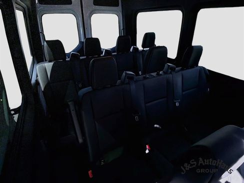 Used 2022 Mercedes-Benz Sprinter 2500 image 29