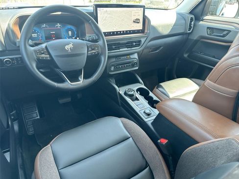 Certified 2025 Ford Bronco Sport Outer Banks w/ Outer Banks Tech Package+ AWD/4WD image 32