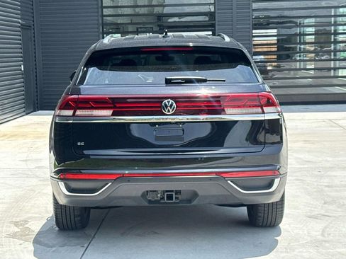 Used 2025 Volkswagen Atlas Cross Sport SE FWD image 12